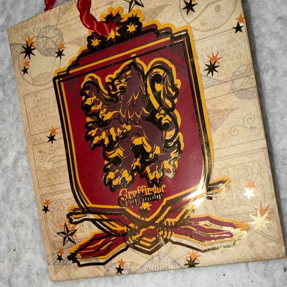 Gryffindor Crest Gift Bag Harry Potter By Hallmark Small 4” x 5”